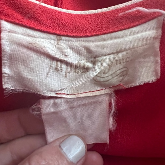Vintage red and white clam digger jumpsuit.Labeled tapestry Inc. Size small - Picture 3 of 6